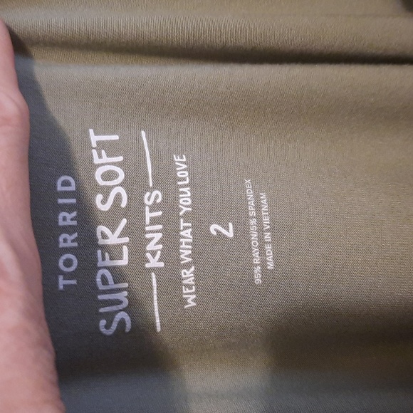 TORRID. size 2 gently used - Picture 2 of 6